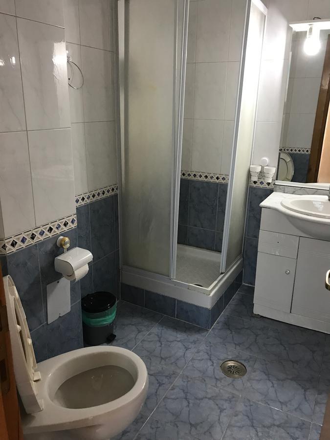 Apartament In Regim Hotelier Bacău Extérieur photo